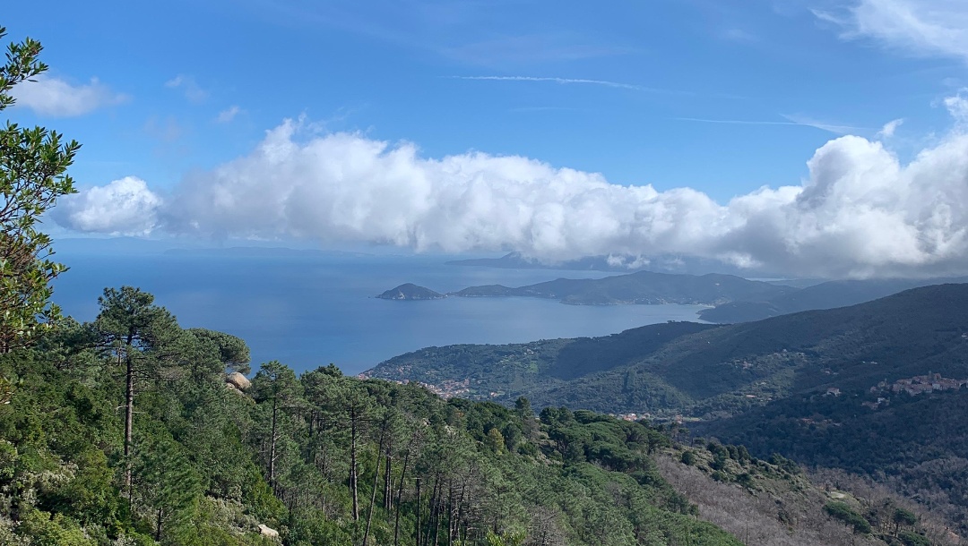 Elba: Monte Tavola, Monte Galera und Cima Jove von Marciana aus.