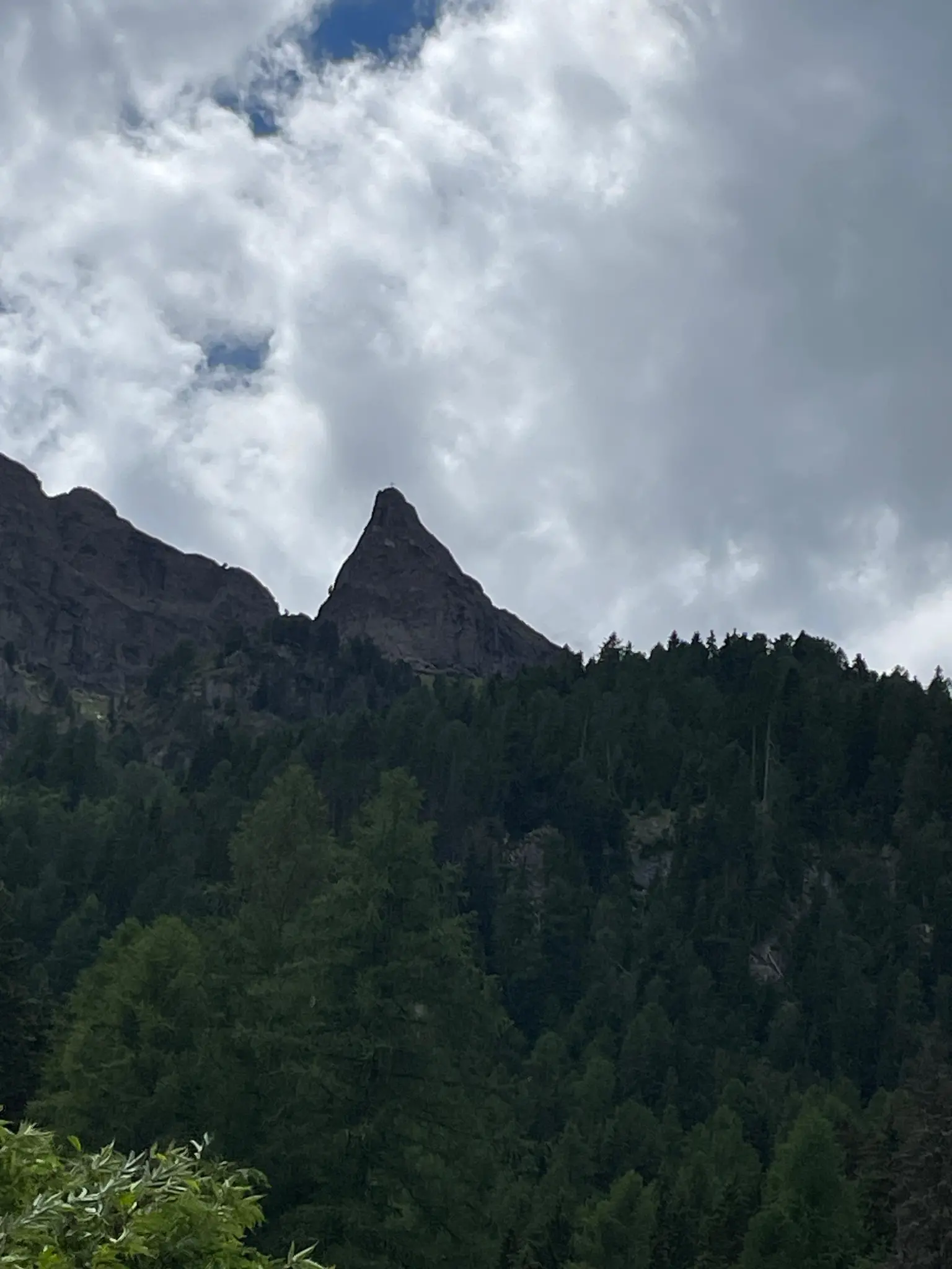 Ciampac, Fassatal Spiz de la Soforcela 2484. Atemberaubende Gipfelwanderung von Canazei 1465m