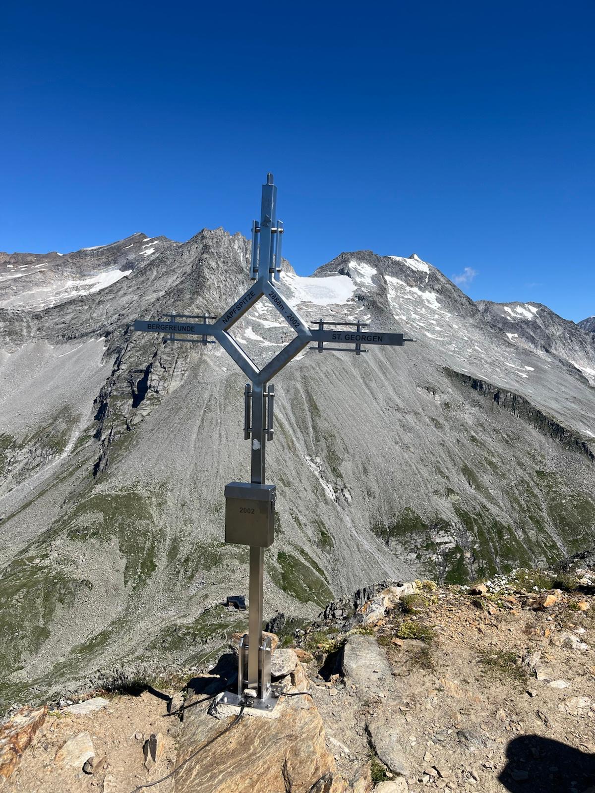 Napfspitze 2.888m von Dun aus über den Eisbruggsee 2450m und die Edelrauthütte 2.545m